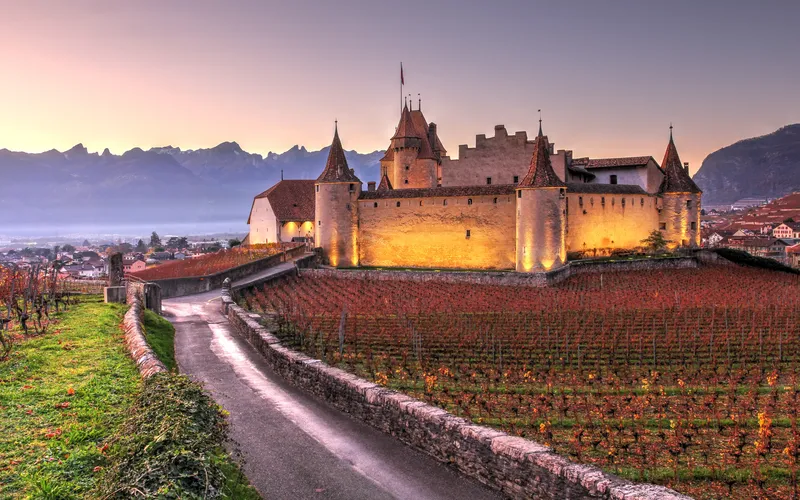 September digital calendar 2024-visit switzerland-hublogistics-Chateau Aigle Ginevra See-logistics switzerland